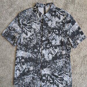 Lululemon button-down short sleeve shirt - Navy/grey tropical pattern - size L
